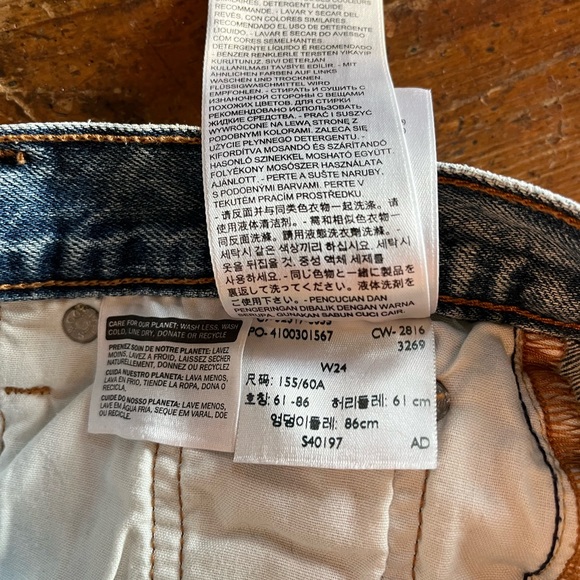 Levi’s cutoff shorts - Picture 3 of 4